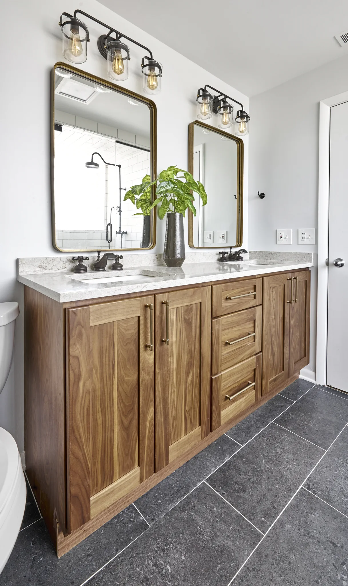 Double sink vanity